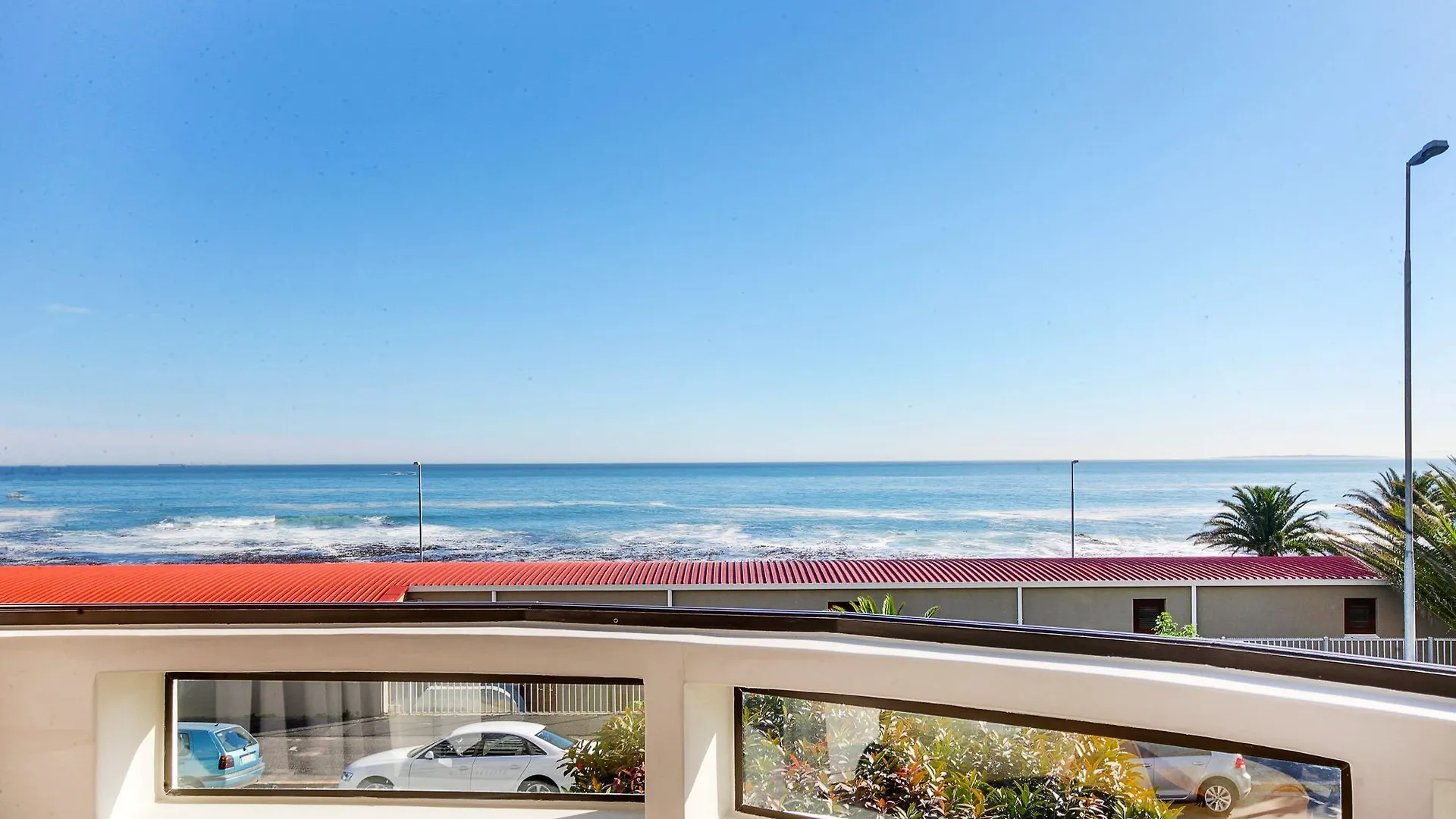 Backup Powered Sea View Apartment On The Promenade Cape Town 0*,