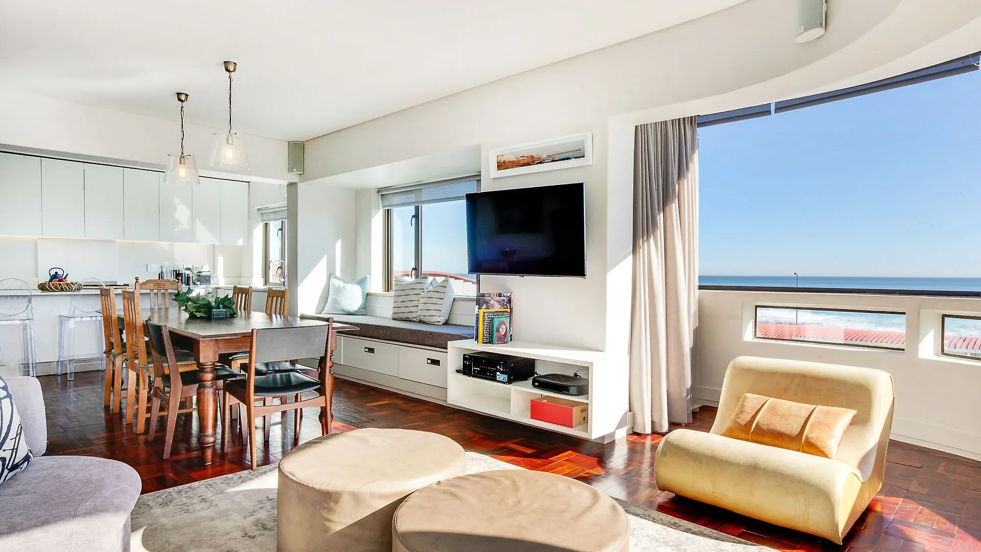 Backup Powered Sea View Apartment On The Promenade Cape Town South Africa